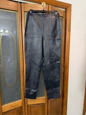 TANNERY WEST Ladies Black Leather Tapered Pants, EUC